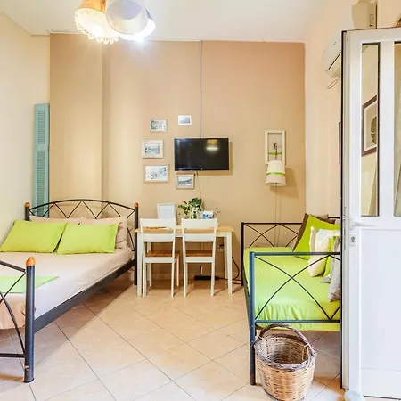 Apartamento Eva's Sweet Studio With Garden, In The City Center