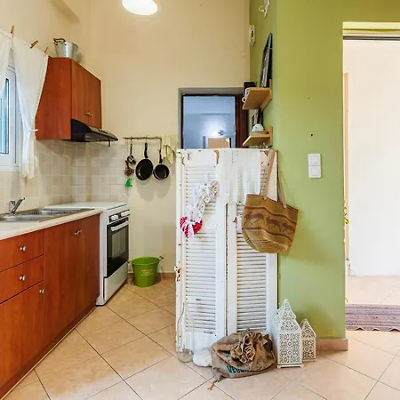 Eva's Sweet Studio With Garden, In The City Center Kalamata