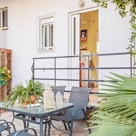 Apartamento Eva's Sweet Studio With Garden, In The City Center